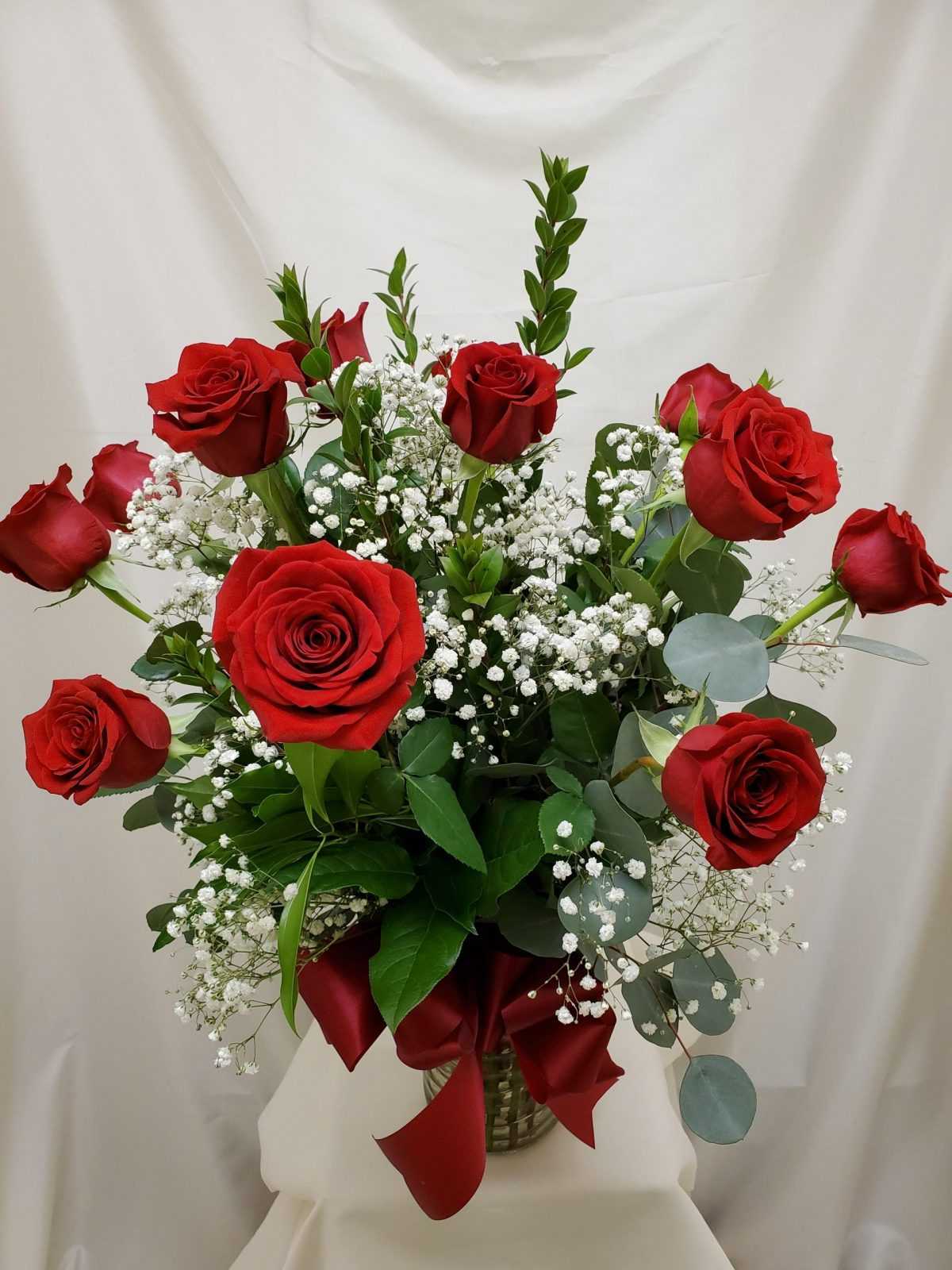 Deluxe Dozen Roses - Essence of Flowers